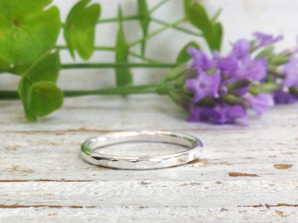 Textured stacking ring