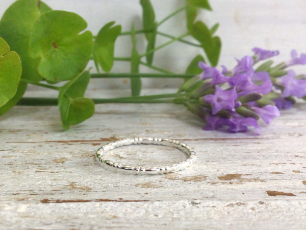 Patterned stacking ring