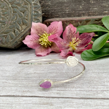 Pink jade bangle
