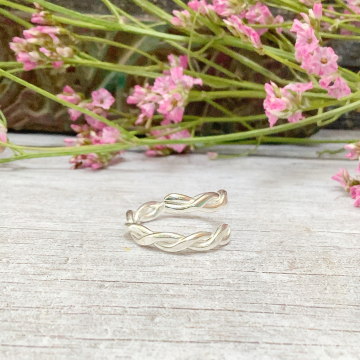 Twisted silver open ring